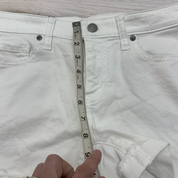 Vineyard Vines White Denim Shorts Size 2 - Picture 7 of 8